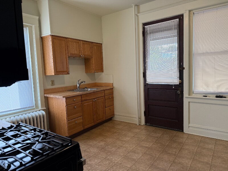 Building Photo - 1629 W Broad St