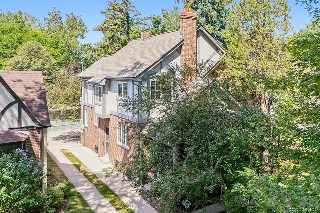 Building Photo - 1021 S Columbine St