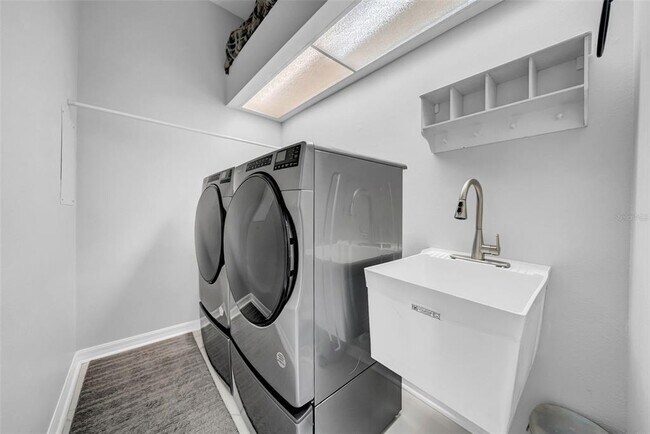 Building Photo - 4455 Gevalia Dr