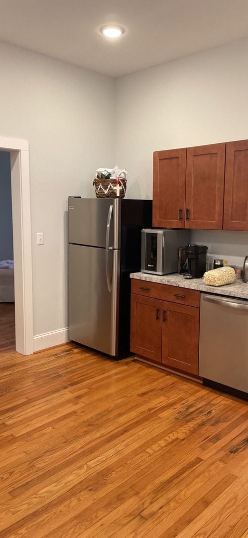 Building Photo - Main128-130