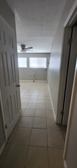 Building Photo - 3918 Crayrich Cir