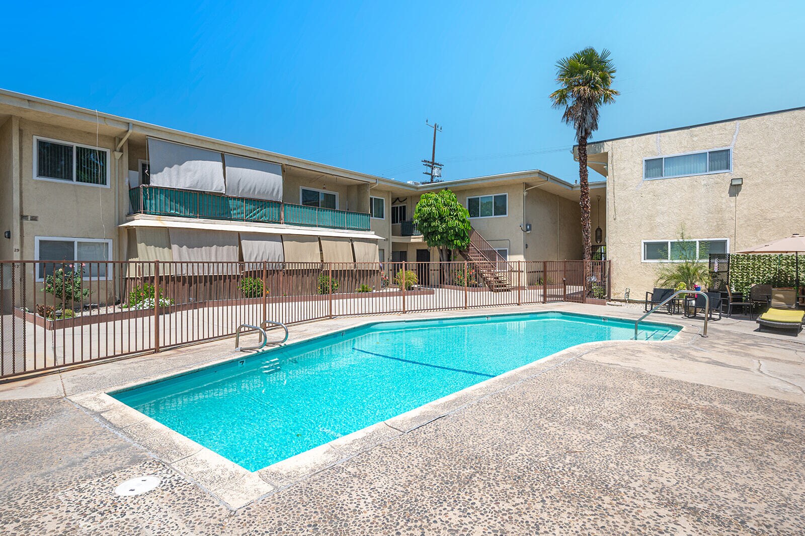 Building Photo - 6133 Whitsett Ave