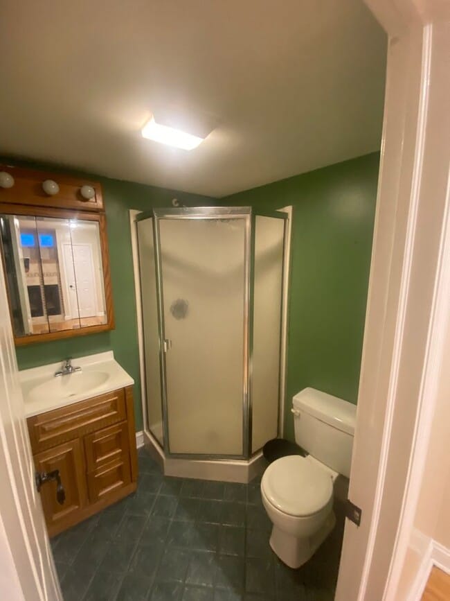 Building Photo - Beautiful 4 Bed, 3 Bath Ready For Rent!
