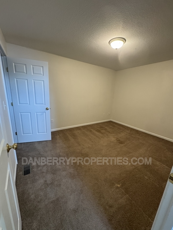 Building Photo - 214 Madison Ave