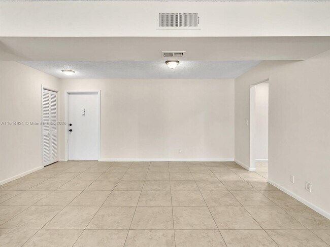 Building Photo - 614 NW 13th St