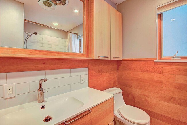 Building Photo - 5500 Westminster Dr