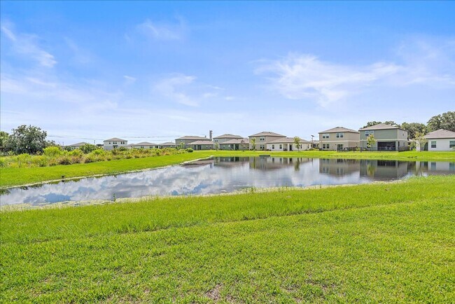 Building Photo - Beautiful Annual 4 Bedroom 2 Bath Single F...