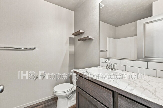Building Photo - 6030 Tarsus Ln