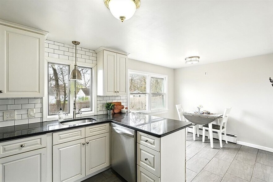Building Photo - 52 Boulay Cir