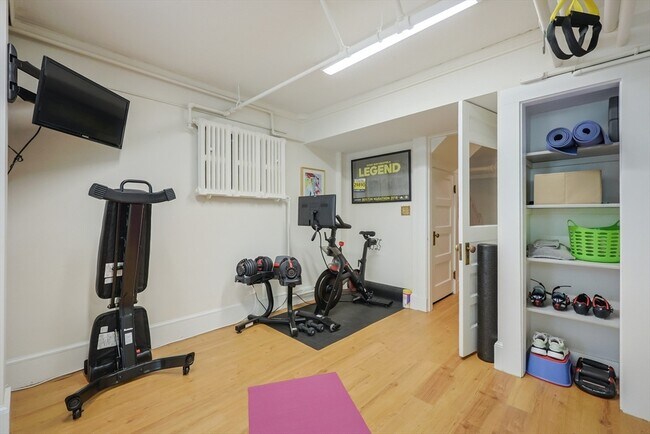 Building Photo - 27 Chesterfield Rd