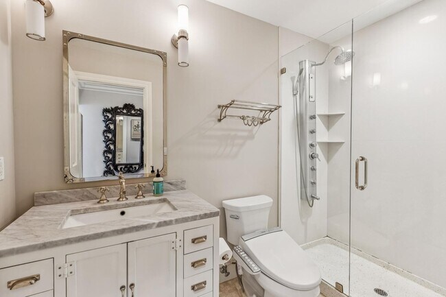 Building Photo - 690 Sutter St