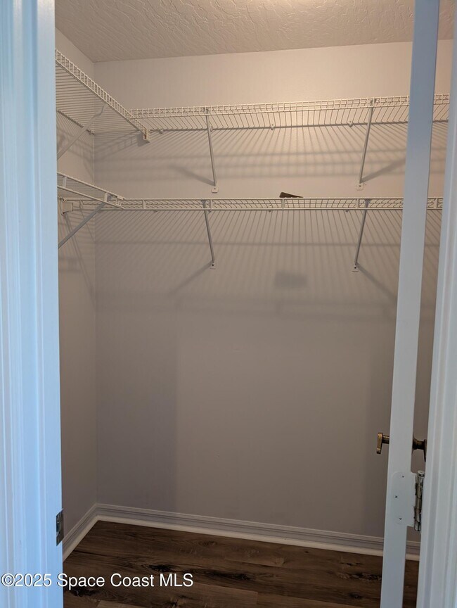 Building Photo - 510 Clifton Dr