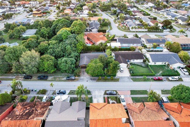 Building Photo - 15830 SW 139th Ave