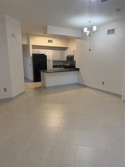 Building Photo - 3340 Palomino Dr