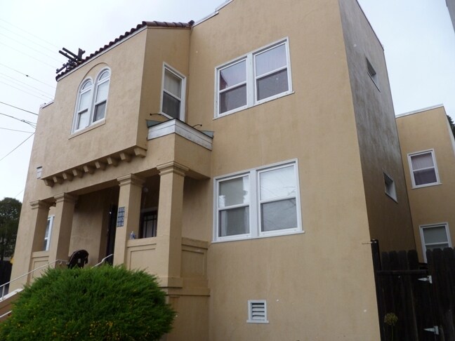 Building Photo - 1012 Marin St