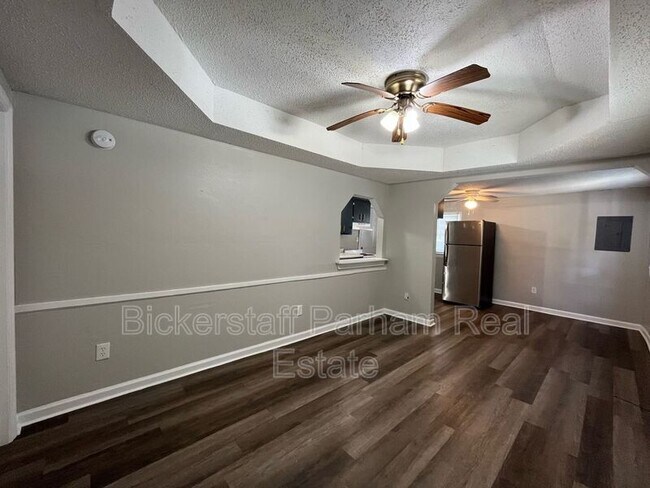 Building Photo - 826 Winston Rd