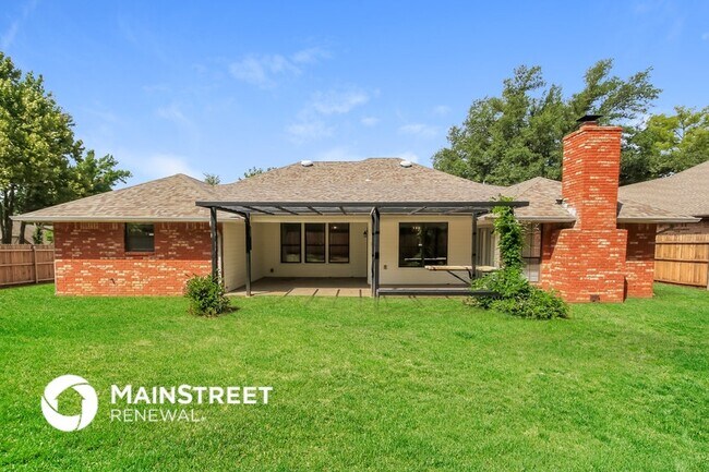 Building Photo - 400 Julie's Trail Cir