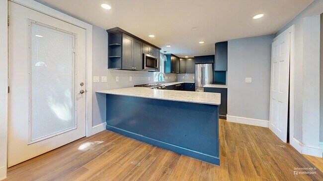 Building Photo - 55 Brentwood St