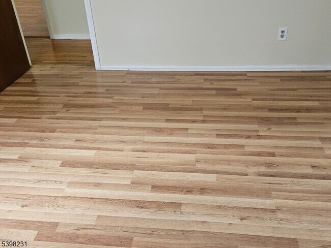 Building Photo - 99 Chapman Pl