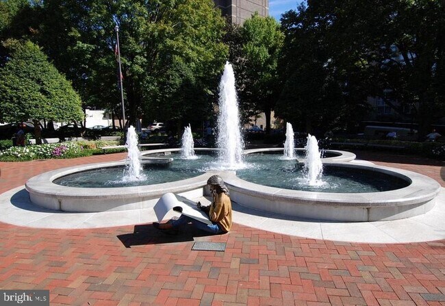 Building Photo - 5500 Friendship Blvd