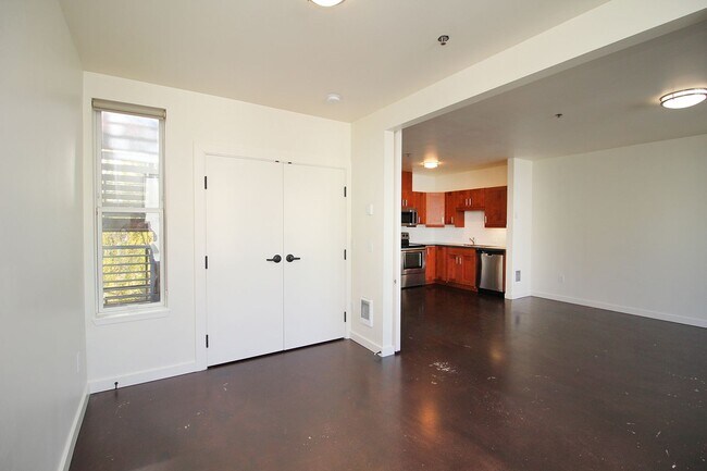 Building Photo - 1460-1460 NE Alberta St