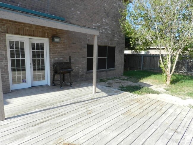 Building Photo - 7 Providence Ave