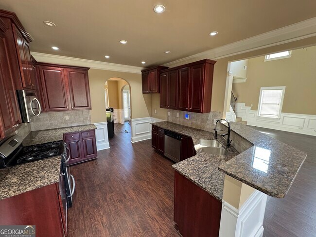 Building Photo - 352 Plymstock Dr