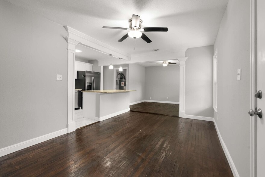Building Photo - 4512 Wabash Ave