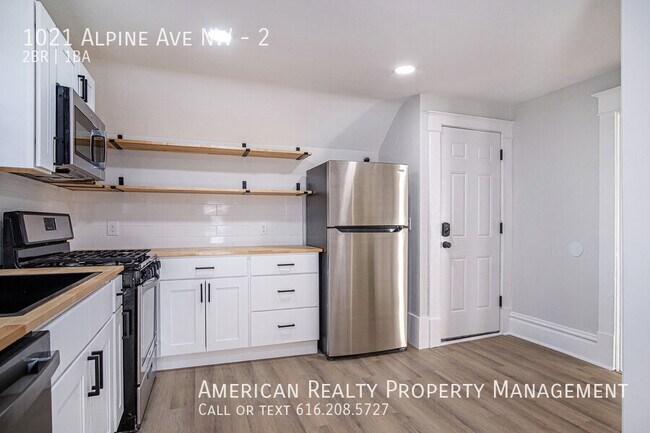 Building Photo - 1021 Alpine Ave NW