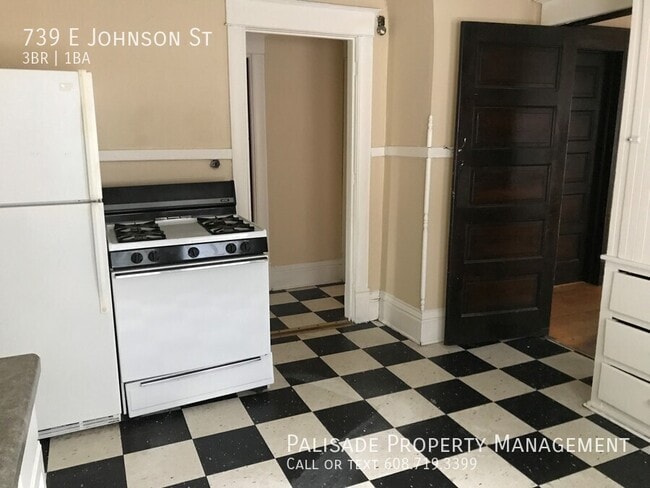 Building Photo - 739 E Johnson St