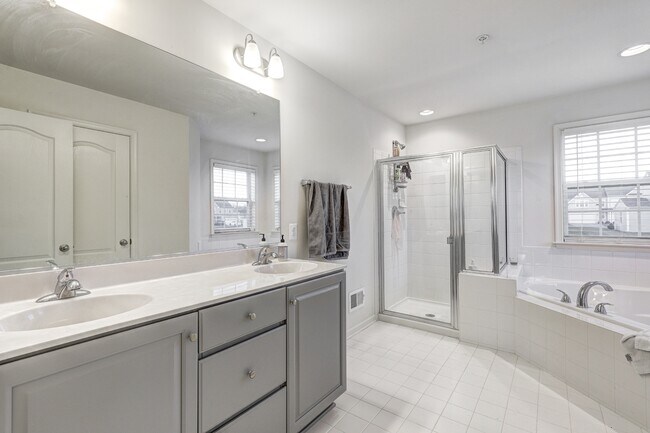Building Photo - 9307 Drumman Dr