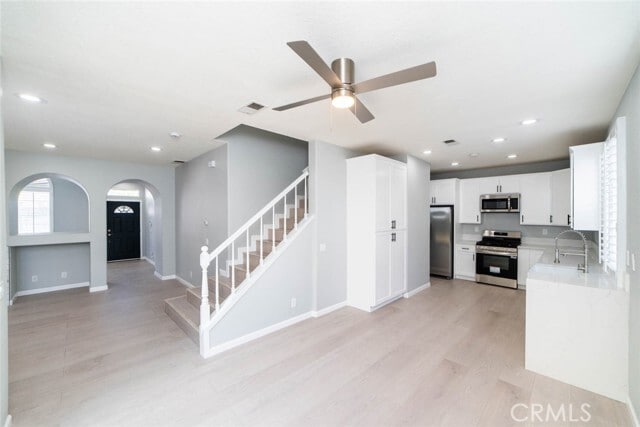 Building Photo - 17 Nopalitos Way