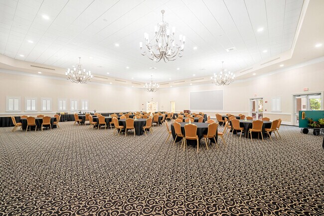 Building Photo - 9400 Briarcliff Trace