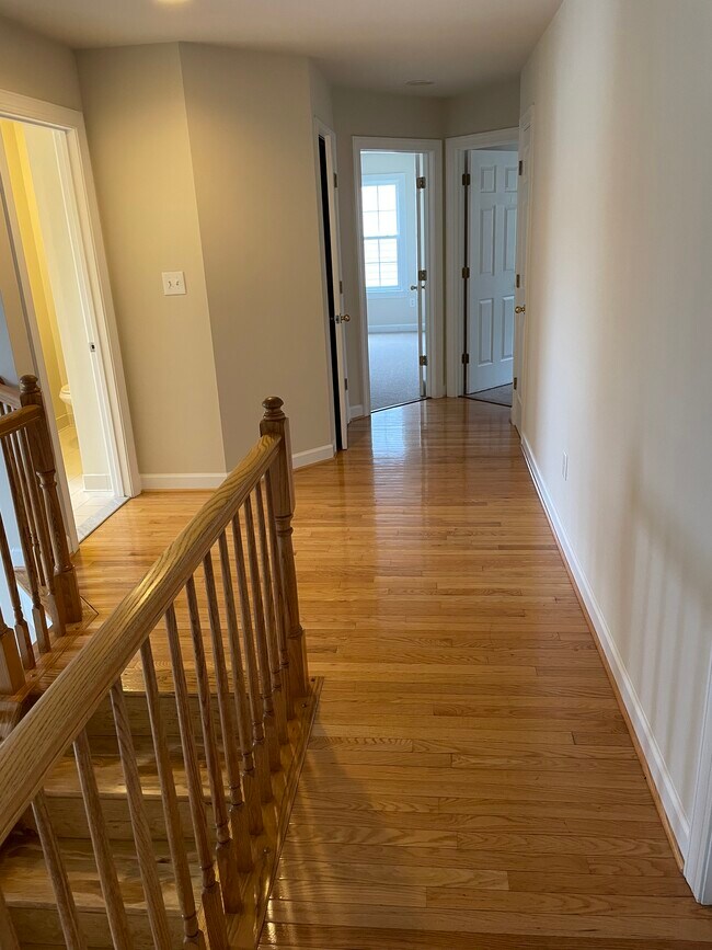 Building Photo - 210 Earhart Ct