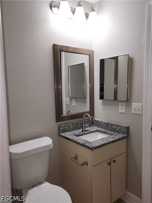 Building Photo - 827 NE 23rd Terrace