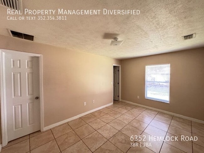 Building Photo - 6352 Hemlock Rd