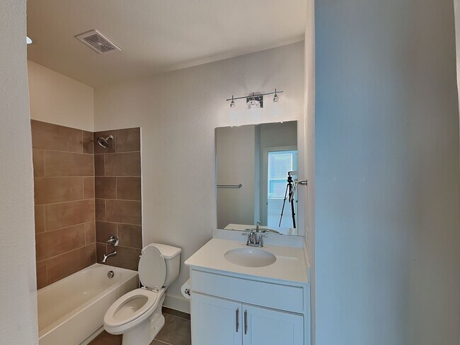 Building Photo - Fabulous 3-Story Townhouse in Frisco Heights! 1 mile from TCU!