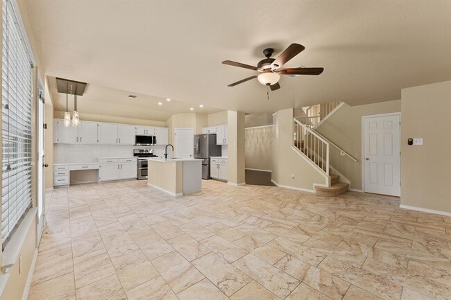 Building Photo - 2104 Lobelia Dr