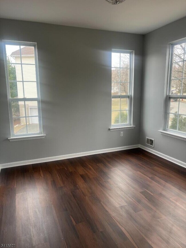 Building Photo - 227 Winding Hill Dr