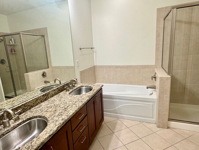 Building Photo - Wallstreet Tower Condo