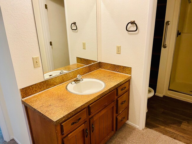 Building Photo - Wonderful South Salem Home in great neighborhood.