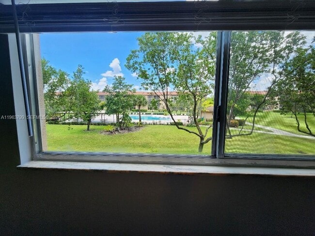 Building Photo - 12651 SW 16th Ct