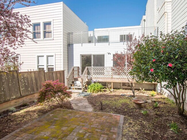 Building Photo - 609 Kirkham St