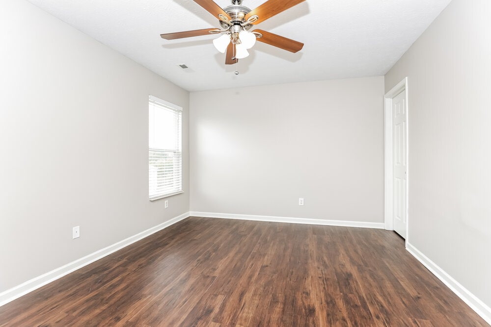 Building Photo - 909 Grand Oak Dr