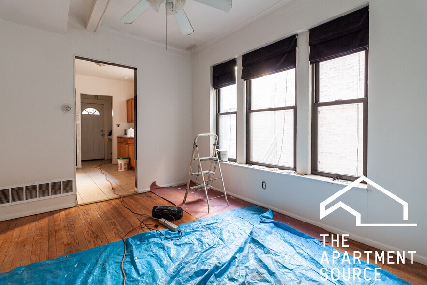 Building Photo - 901 S Bell Ave