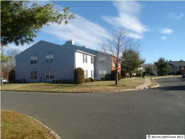 Building Photo - 720 Zlotkin Cir
