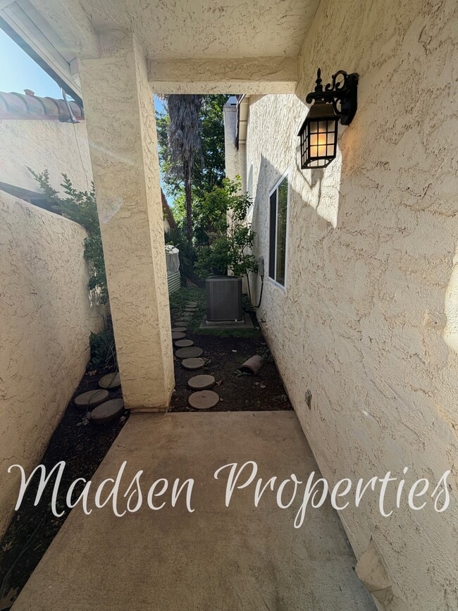 Building Photo - 255 Mission Serra Terrace