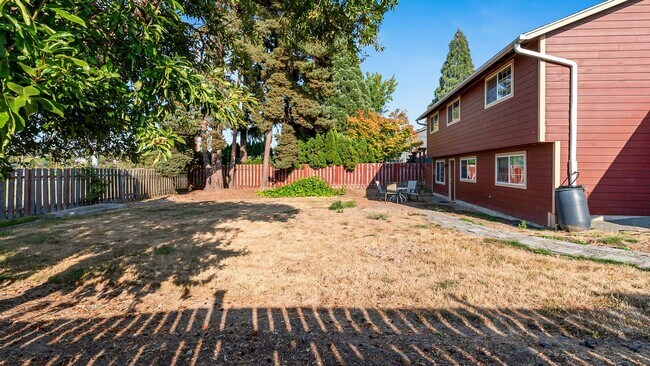 Building Photo - 18715 NW Lapine St