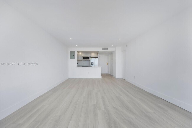 Building Photo - 2350 NE 135th St