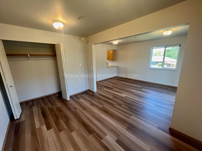 Building Photo - 135 & 139 Prince Ave – Benjamin Court